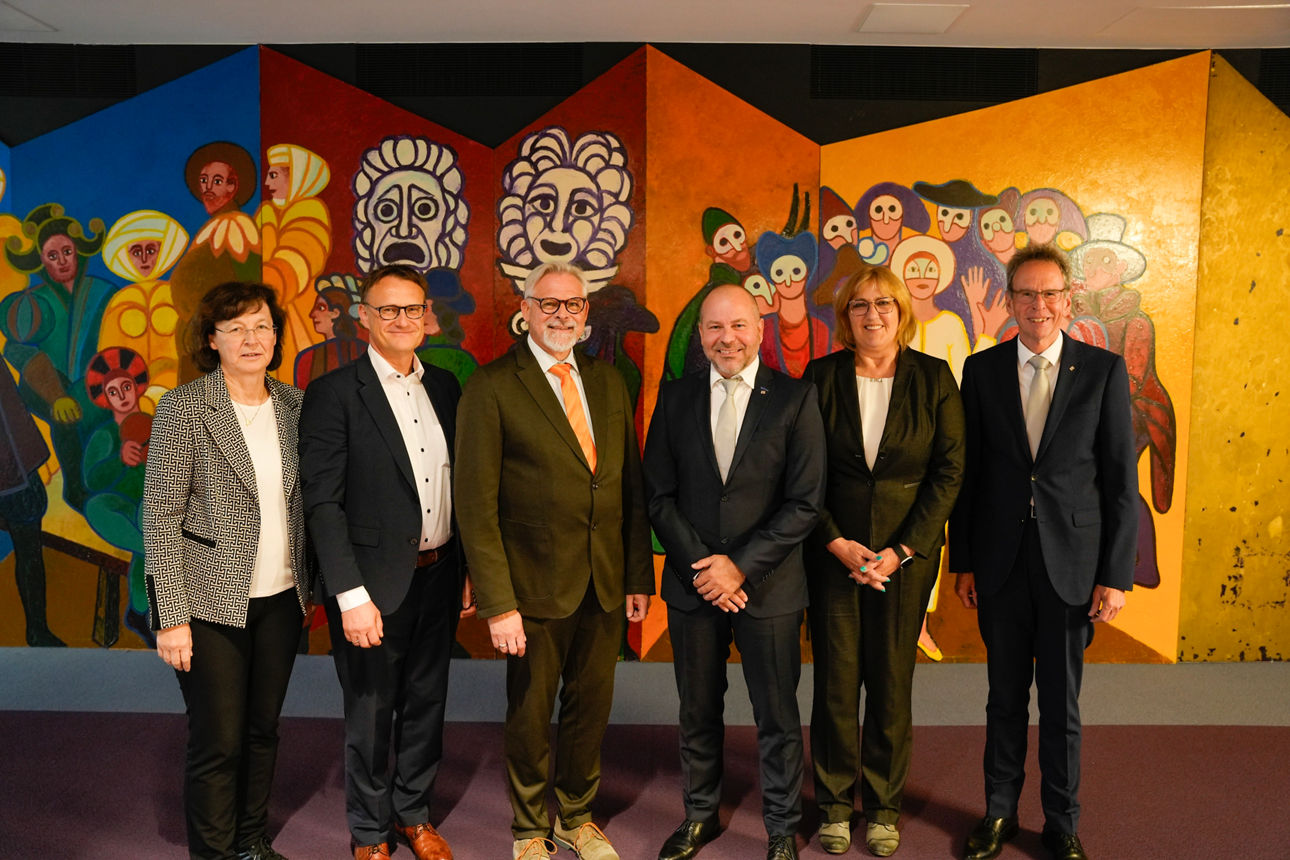 Vorstand und Aufsichtsrat
