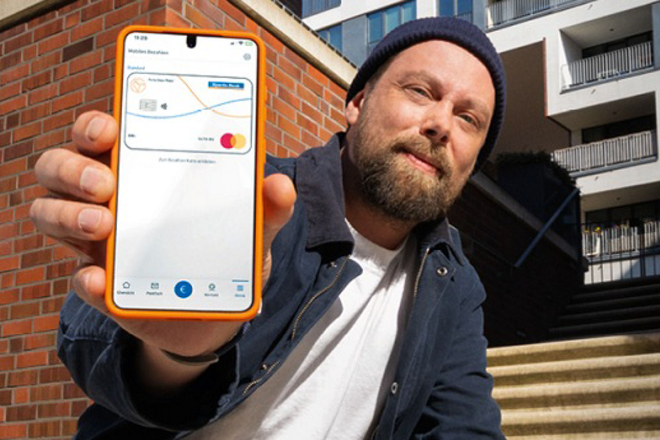 SpardaGiro-Motiv Mann mit Handy