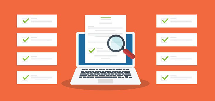 Grafik Laptop mit einzelnen Dokumenten beidseitig angeordnet
