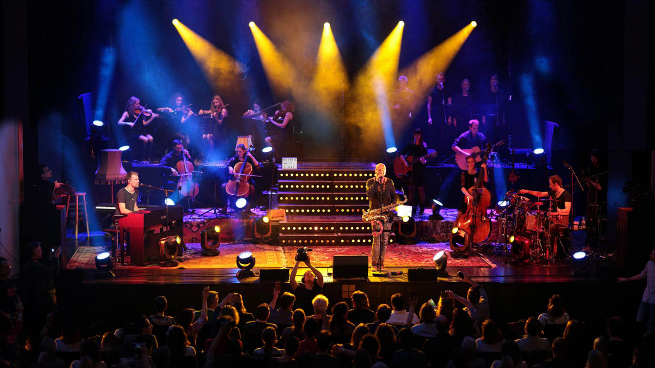 Ein Bild eines Konzert der Band Acoustic Vibration