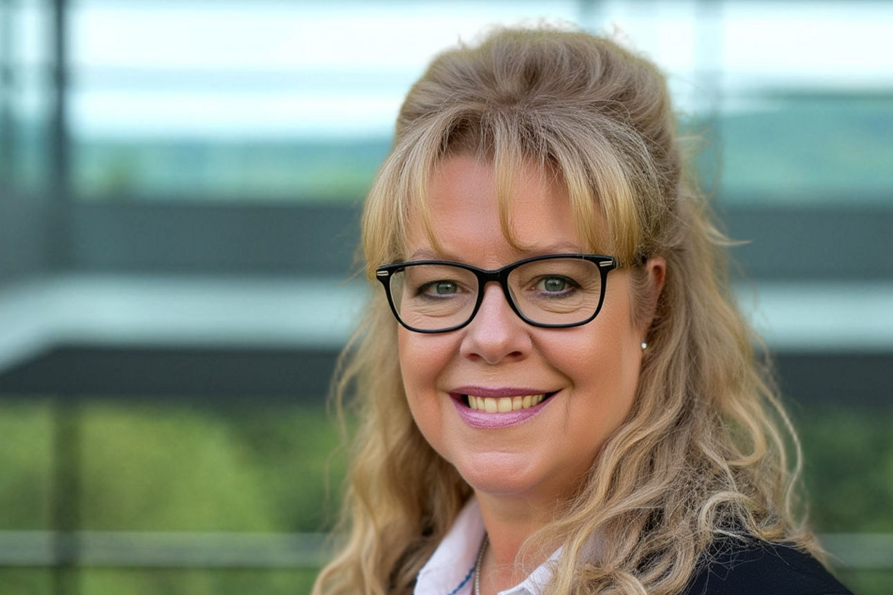 Angela Adler-Hutmacher