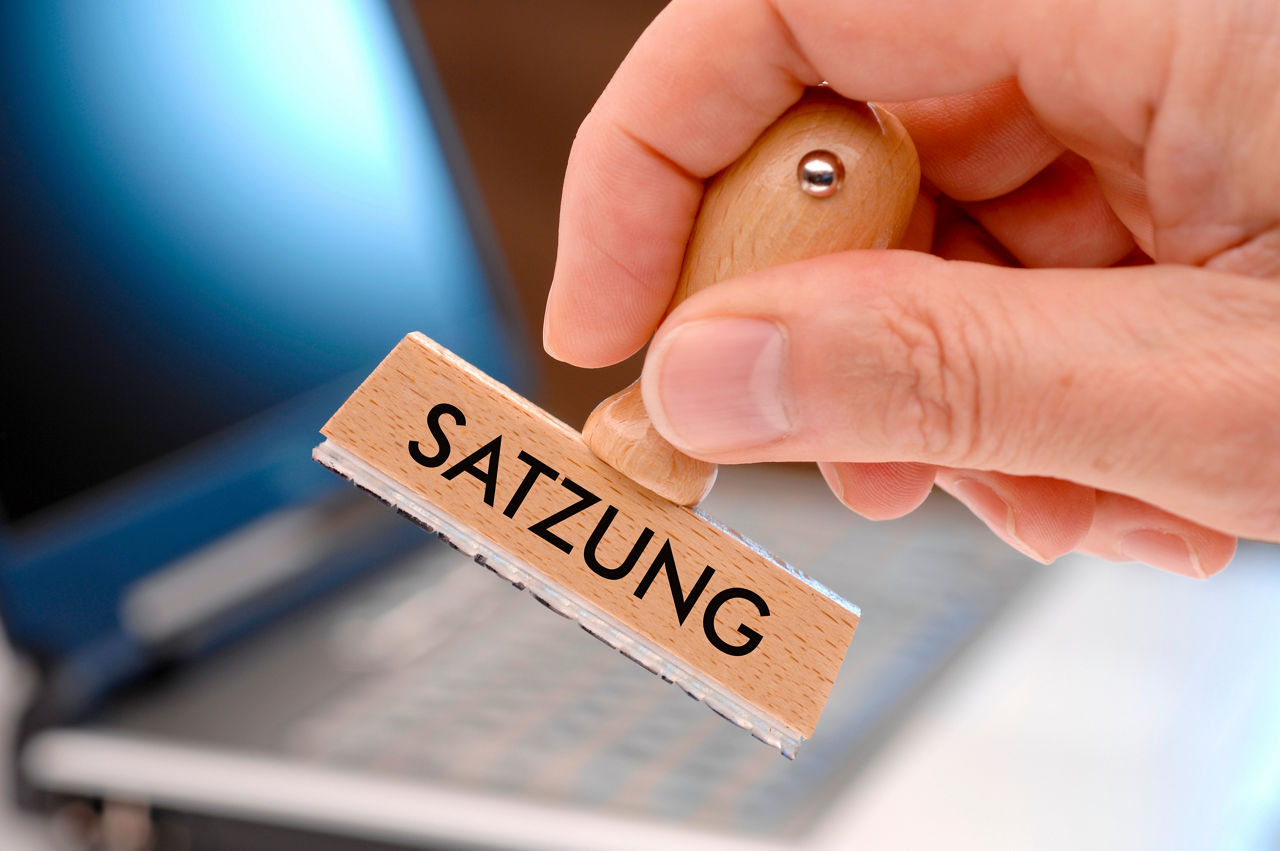 Stempel mit dem Wort Satzung