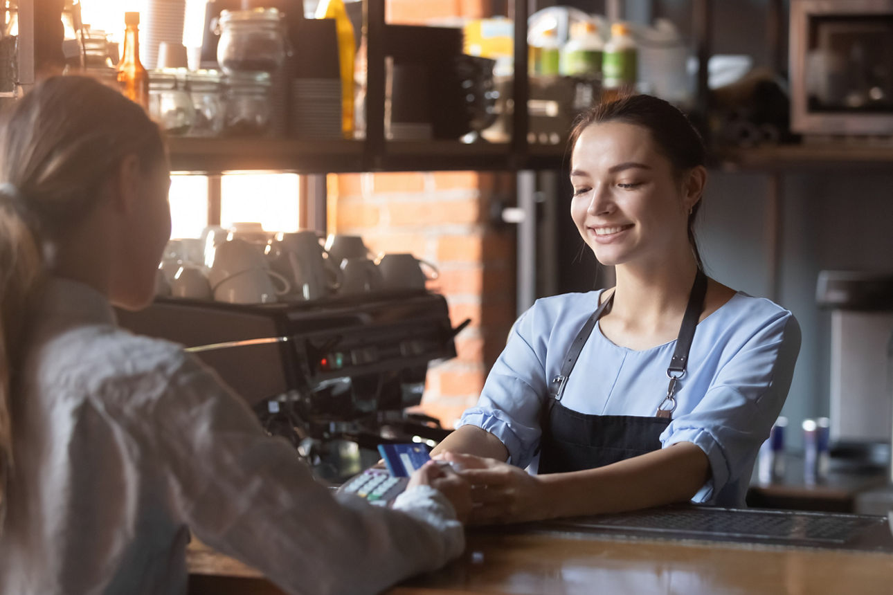 Bye-bye, Bargeld – so gelingt die Umstellung auf digitales Bezahlen Bye-bye, Bargeld – so gelingt die Umstellung auf digitales Bezahlen