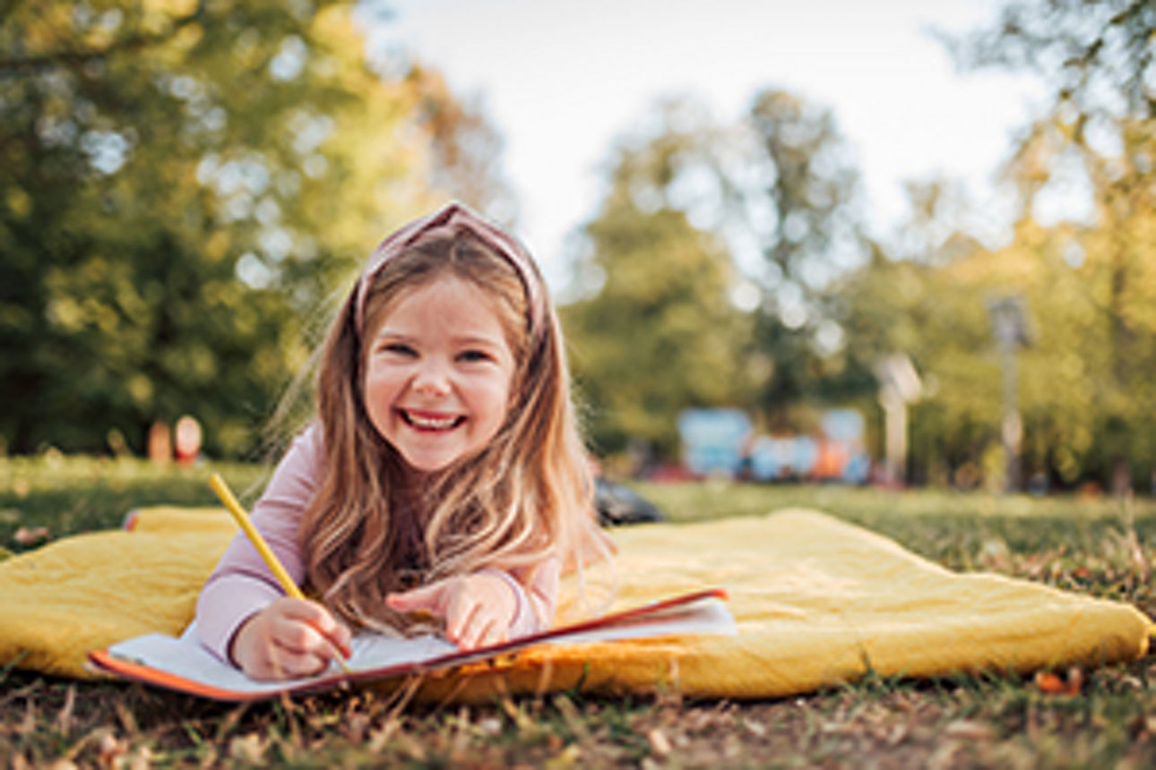 Kind in Park