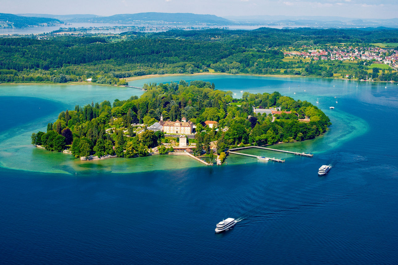 Bild zeigt die Insel Mainau am Bondensee aus der Vogelperspektive