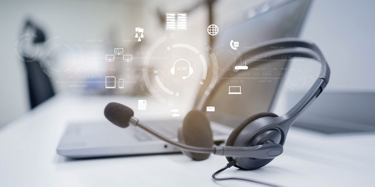 Kopfhörer als Symbol für Online - Filiale - Kundendialogcenter