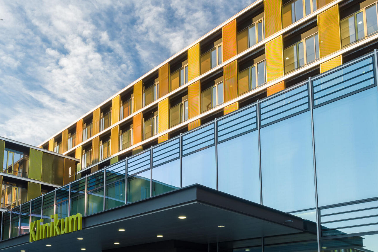 Blick auf ein Gebäude oder eine Einrichtung  zum Thema Sozialbranche