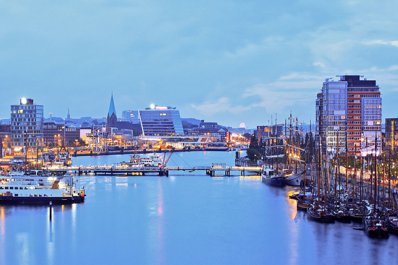 Hafen an der Hörn zur goldenen Stunde