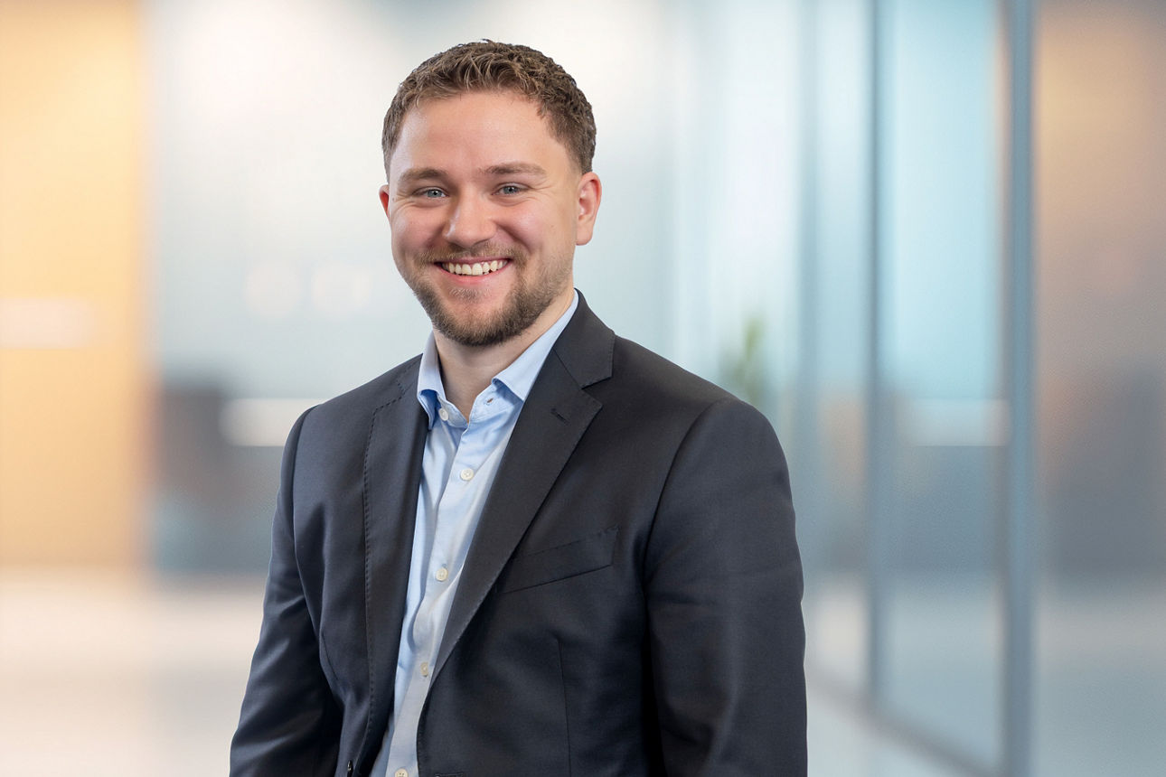 Deniz Akifov, Servicemanager