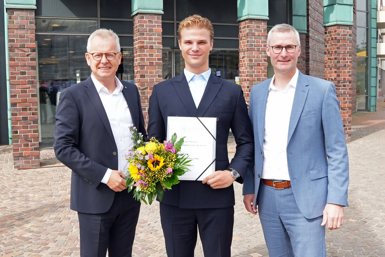 Vorstand Herbert Hermes, Alexander Behrent und Dr. Martin Kühling