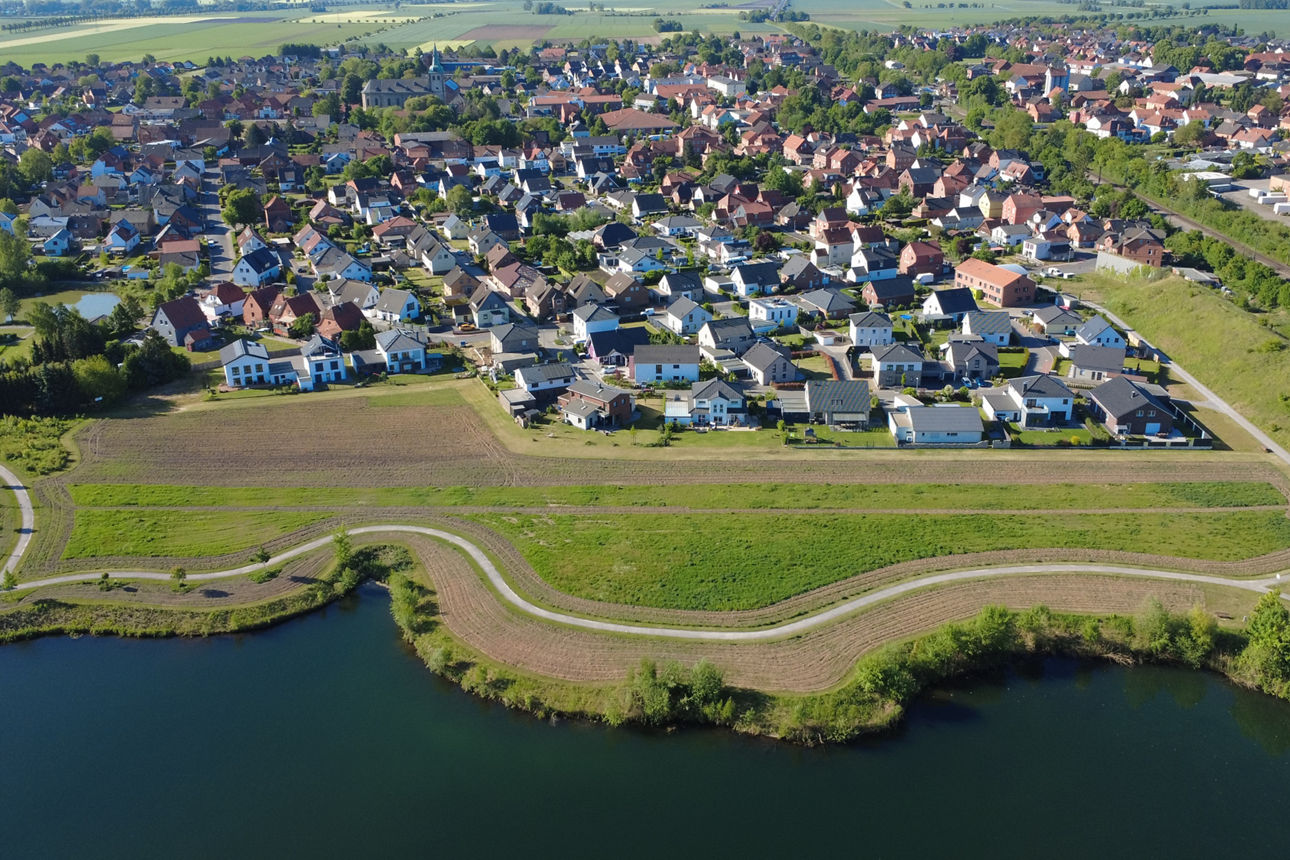 Drohnenaufnahme vom Baugebiet "Am See" Algermissen