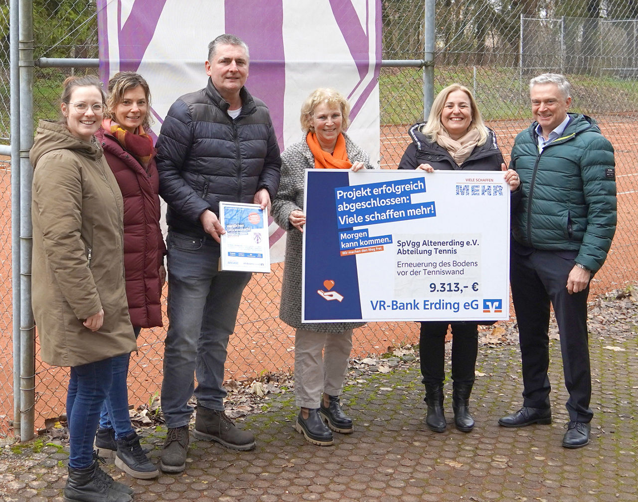  Tennisabteilung der Spielvereinigung Altenerding e.V. bei erfolgreichem Projektabschluss