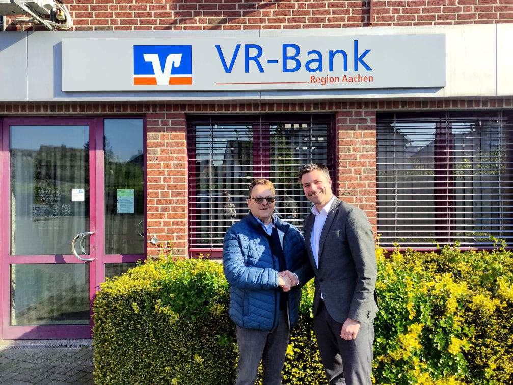 Organisator Albert Spiertz und Ralph Tellers, Leiter der Geschäftsstelle Übach-Palenberg