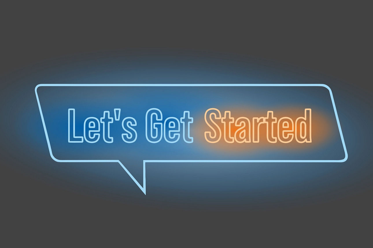Leuchtschrift in Blau und Orange "Let's Get Started"