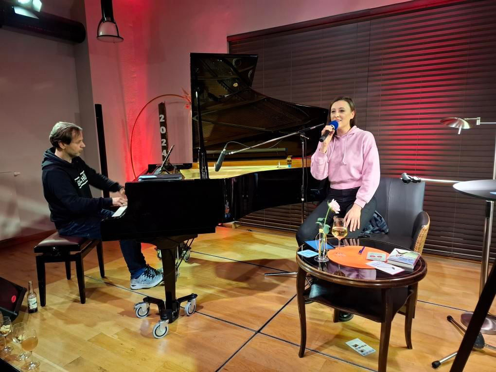Musikalische Lesung von Annie Heger im Fehntjer Forum