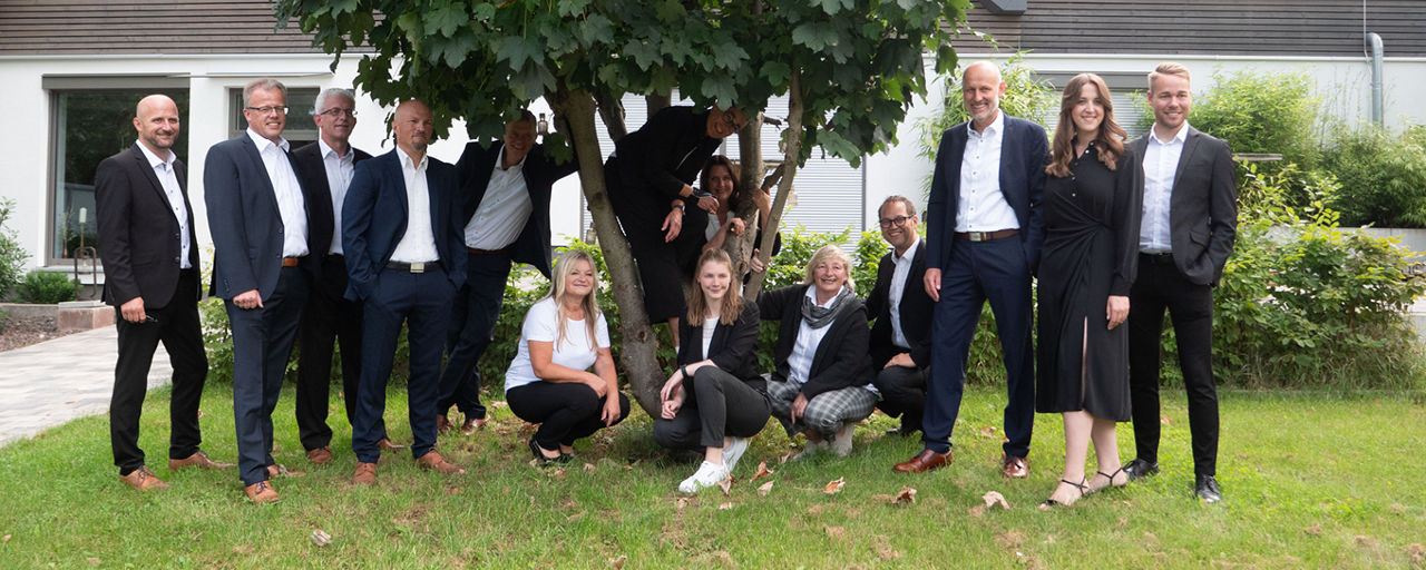 Auswahl an Teammitgliedern der VR-ImmobilienWelt