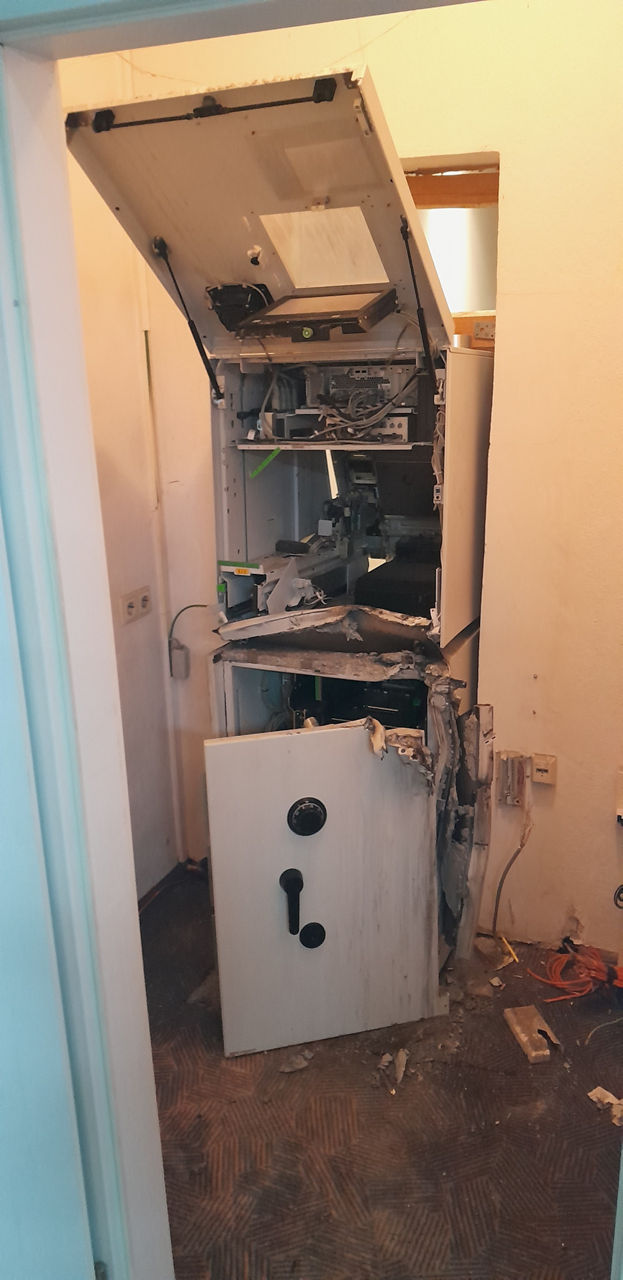 Aufgebrochener Geldautomat