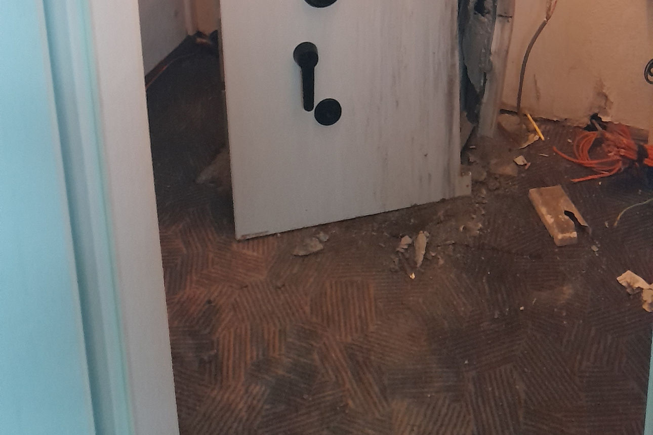 Aufgebrochener Geldautomat