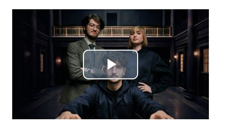 Videobutton vor drei Azubis im Netflix Design