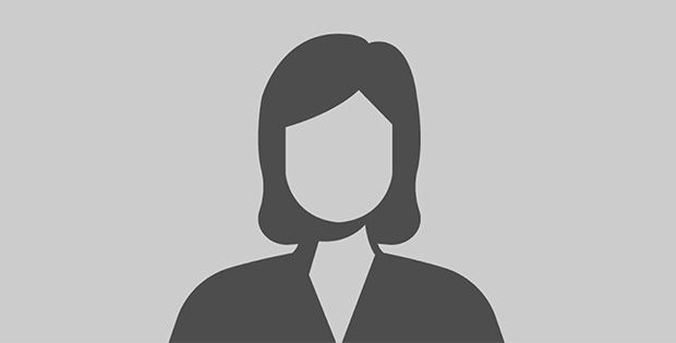 Servicemitarbeiterin  Chiara Kiprianidou