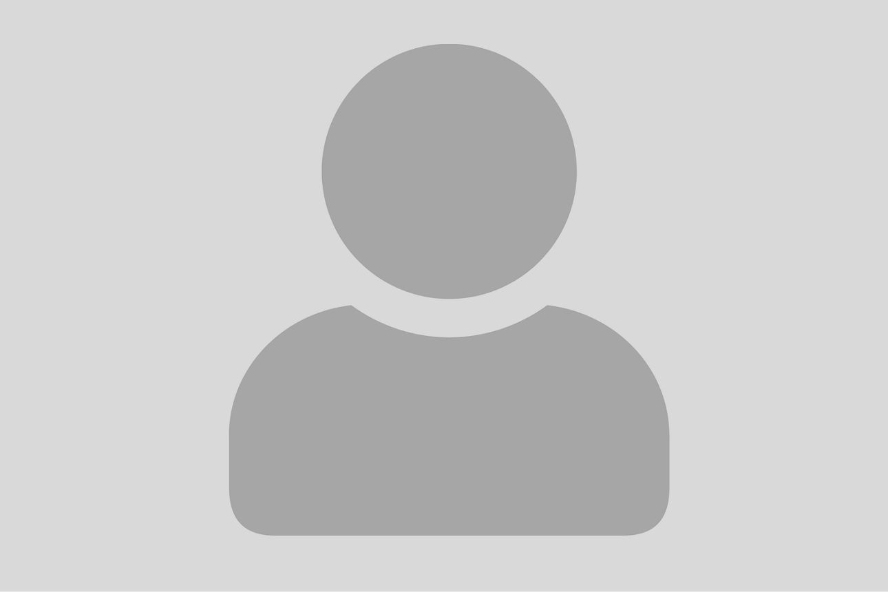 Neutrales Platzhalterbild für ein Profilfoto: stilisierte, graue Silhouette einer Person vor hellem Hintergrund