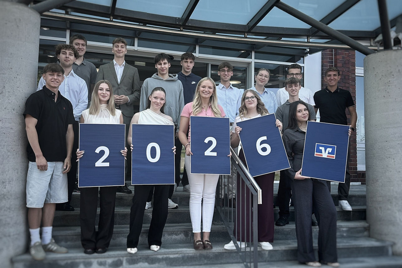 Gruppenfoto mit allen neuen Azubis