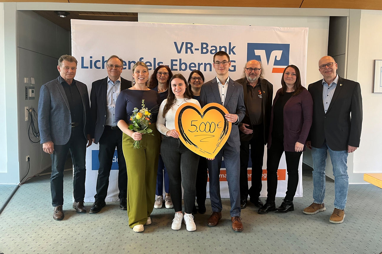 Spendenübergabe der VR-Bank an die Kulturringe Lichtenfels und Ebern
