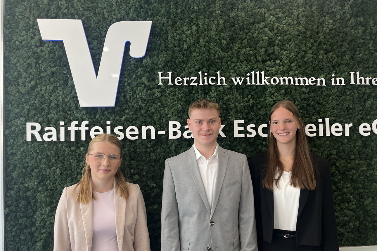 Drei neue Nachwuchskräfte der Raiffeisenbank Eschweiler