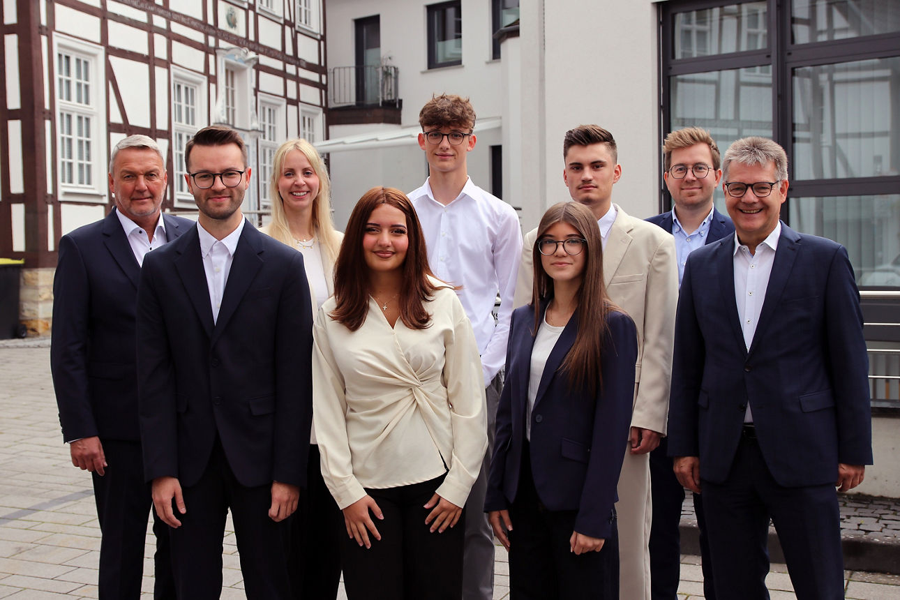 Volksbank begrüßt fünf neue Auszubildende