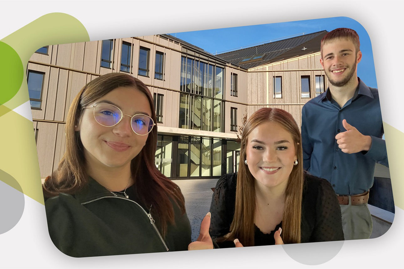 Fotomontage von Azubis unserer Bank, die vor dem VR Bank Campus ein Selfie machen