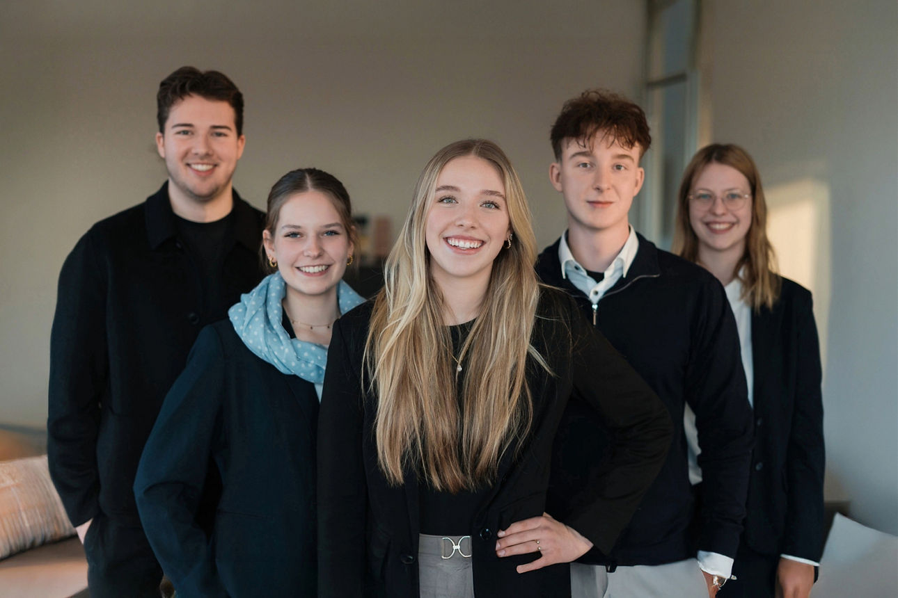 Anja mit dem Kununu-Award 2026 der VR Bank Schleswig-Holstein Mitte