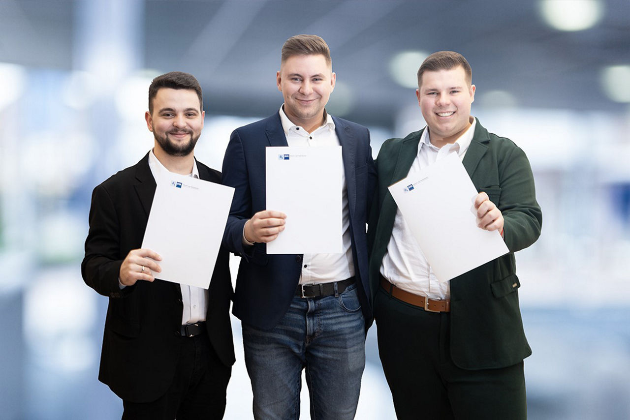 Daniel, Eduard und Patrik mit Ihrer erfolgreichen Abschlussprüfung