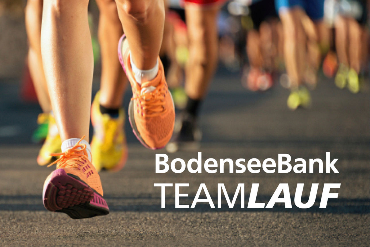 Läuferinnen und Läufer beim BodenseeBank TEAMLAUF auf Straße in Bewegung