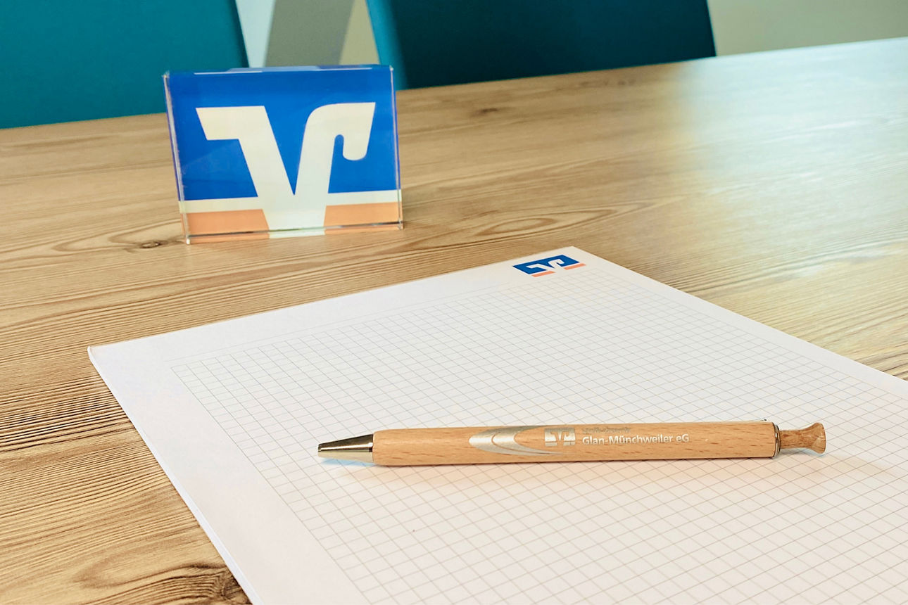 Bild von einem Collegeblock und einem Kulli