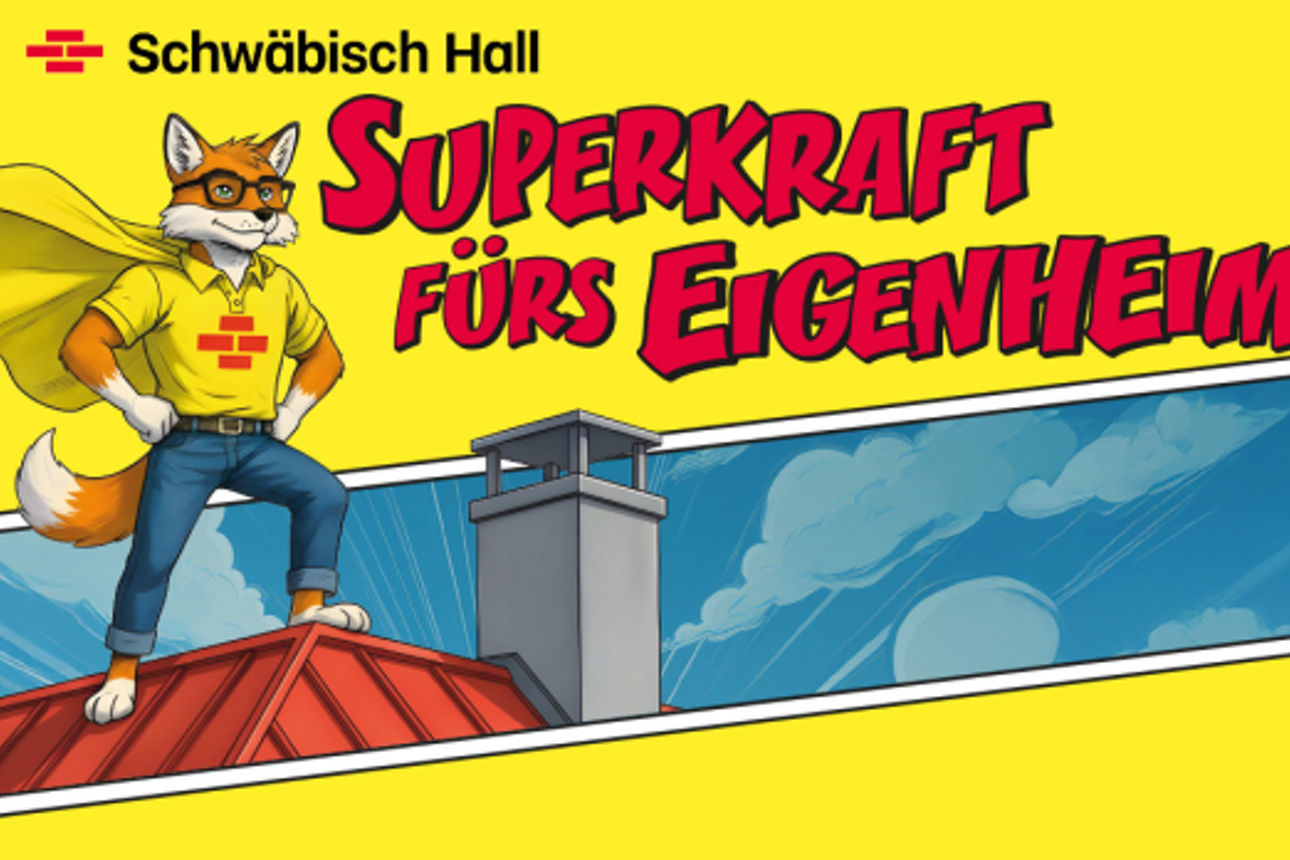 Drei Personen  lachend, vor blauem Hintergrund