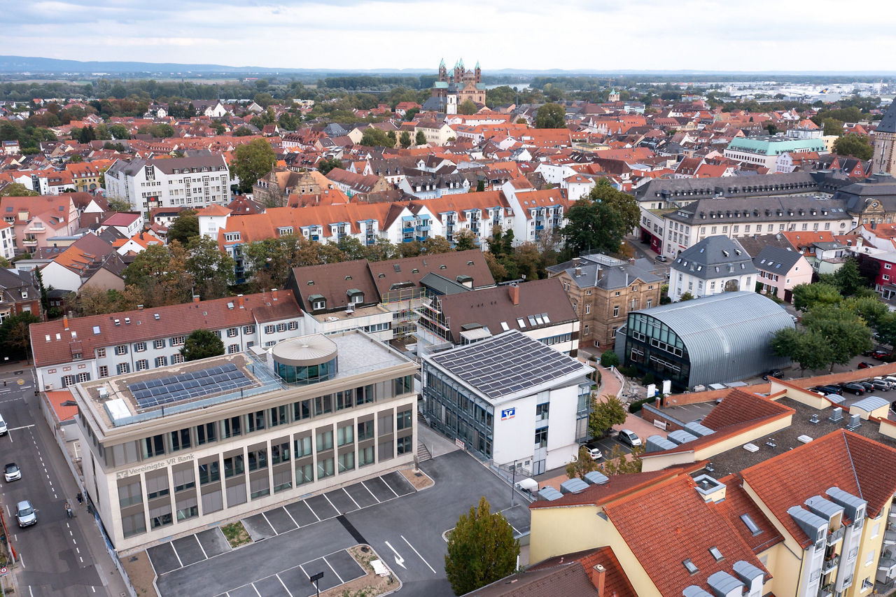 Luftaufnahme von den einzelnen Bankgebäuden in Speyer