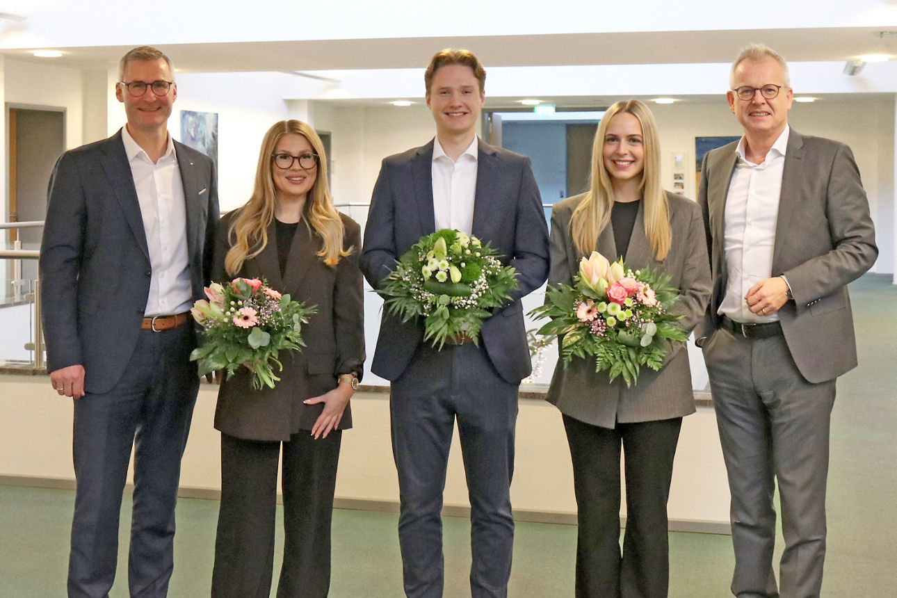 Vorstand Herbert Hermes, Svenja Middelbeck, Felix Ritter, Franziska Münster und Vorstand Dr. Martin Kühling