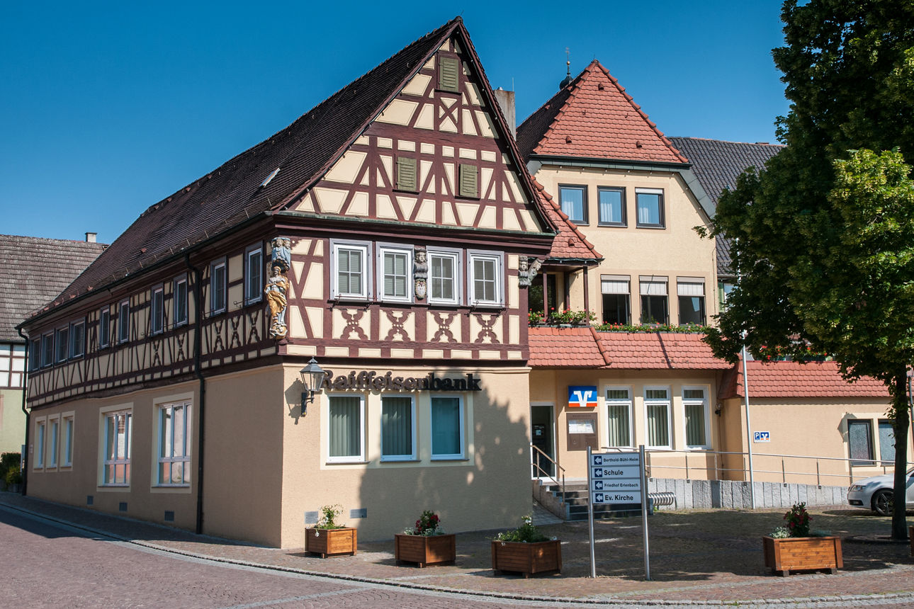 Bankgebäude der Raiffeisenbank Erlenbach eG