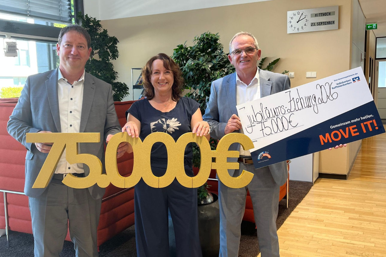 von links: Frank Kohler, Sonja Stadtaus (Gewinnsparverein) und Christoph Groß