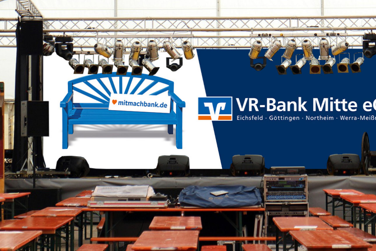 Banner der VR-Bank Mitte in einem Festzelt