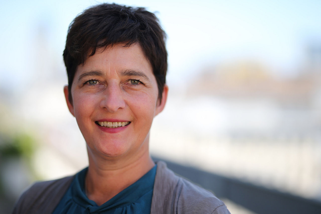 Unsere ExpertInnen für weibliche Finanzen mit ihren Zertifikaten