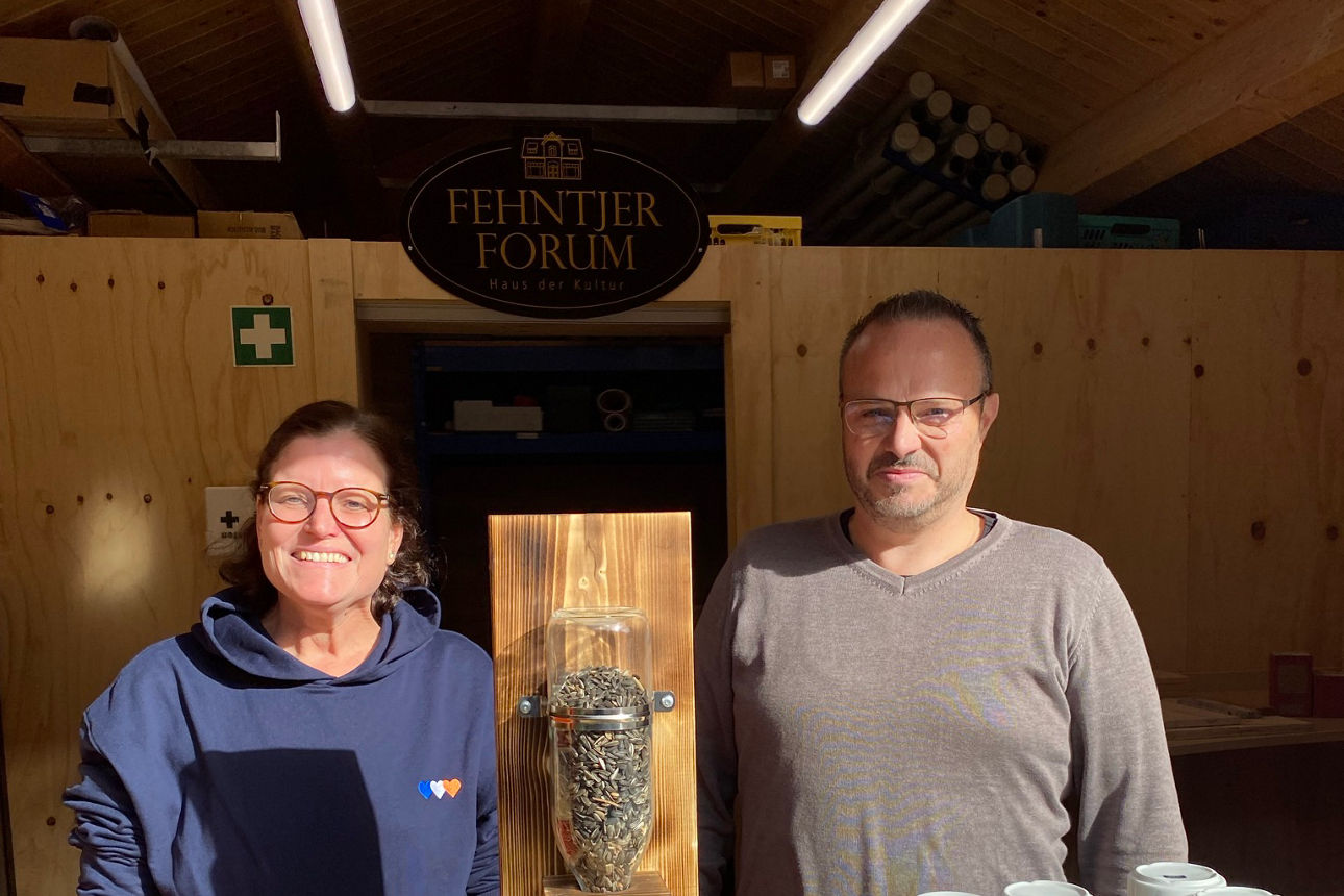 Bau von Vogelfutterstationen mit dem TeamGreen der Fehntjer VR Bank