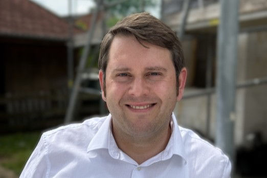 Baufinanzierungsspezialist Angelo Christopher Spring