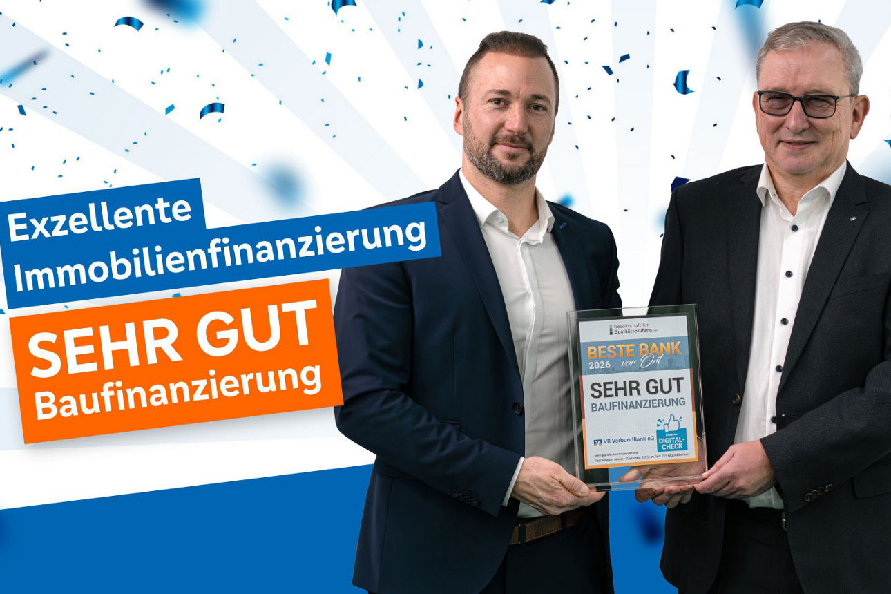 Beste Bank Baufinanzierung 2026 Marc Schillhabl und Bernd Höhl halten das Siegel