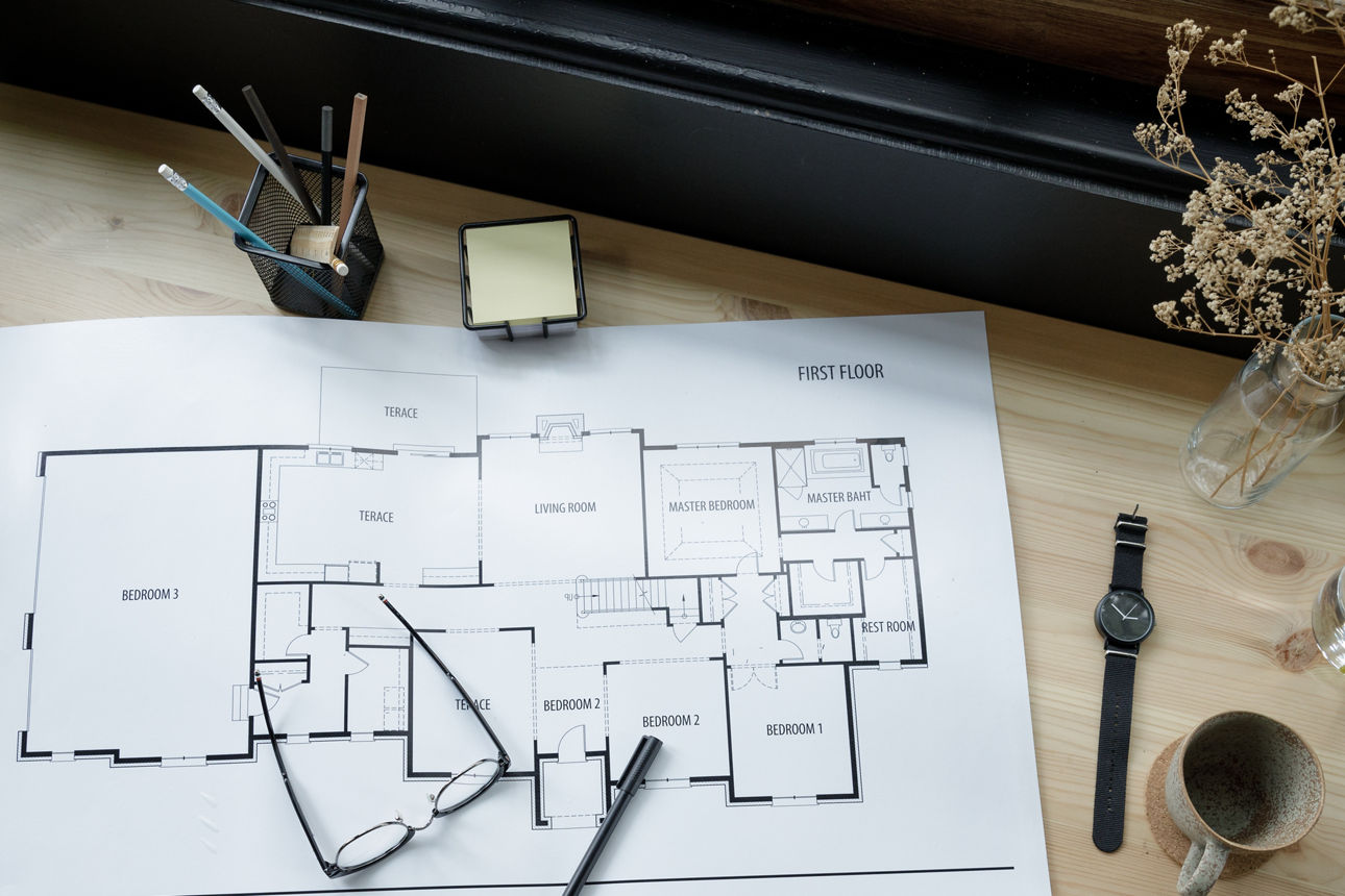 Draufsicht Arbeitsbereich Mockup von architektonischen Projekt mit architektonischen Projektplan