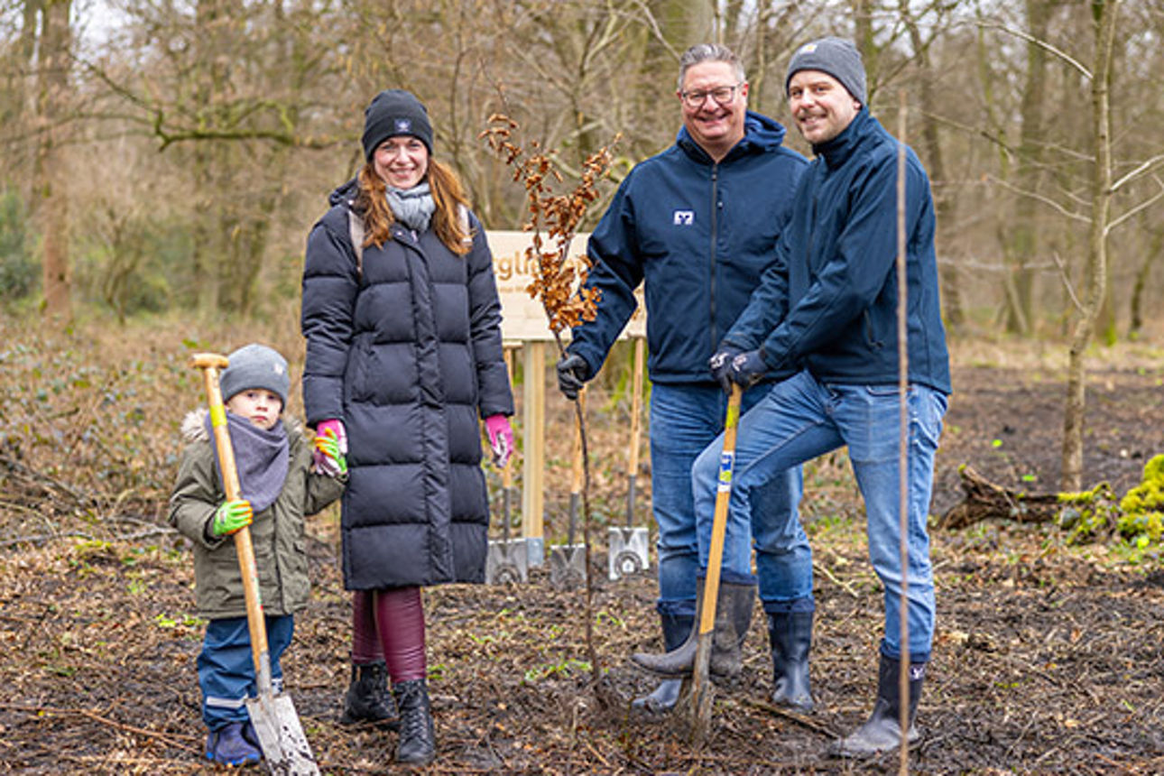 Baumpflanzaktion in CR Bladenhorster Busch_00054