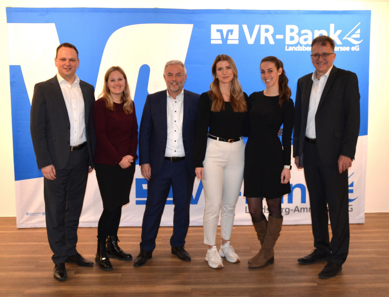 Ein Hoch auf unsere neuen VR-Serviceberaterinnen