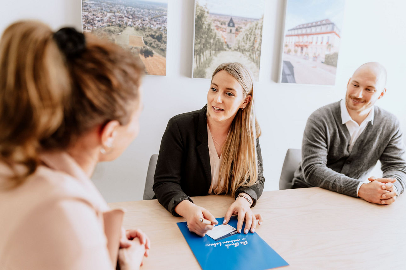 Beratung in einer Filiale der Volksbank Kraichgau eG