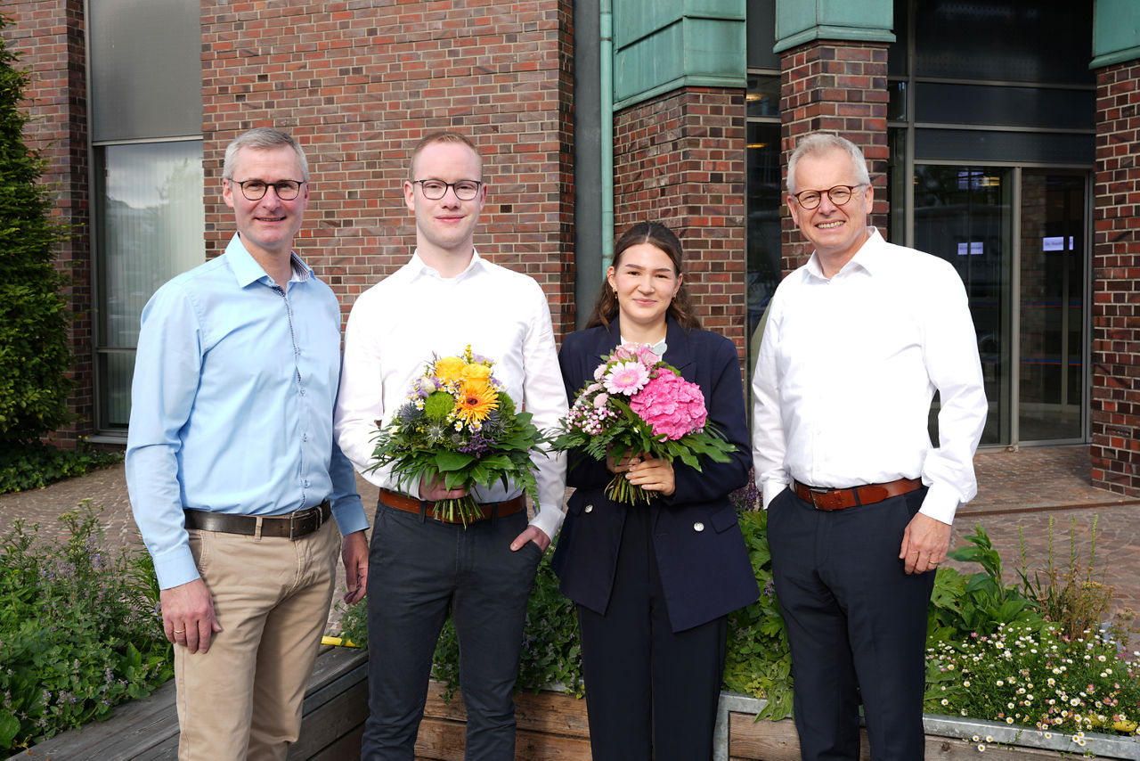 Vorstand Herbert Hermes, Frank Deters, Kyra Zoe Gehrke und Dr. Martin Kühling