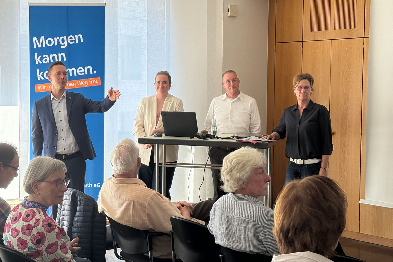 Vier Präsentatoren bei der Veranstaltung Betrugsprävention